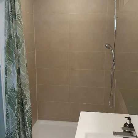 Apartment Bed And Pool